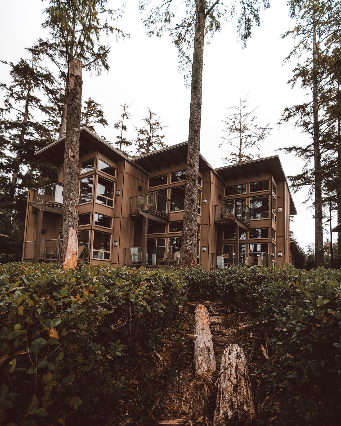 Steder Å Bo I Tofino BC Pacific Sands