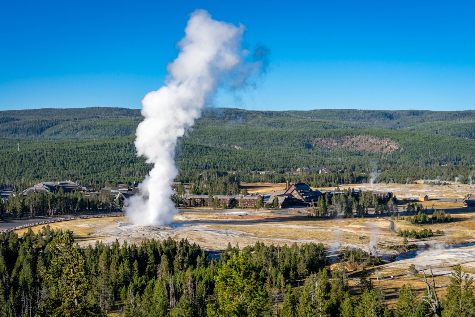 Where To Stay In Yellowstone: The Best Areas + Hotels