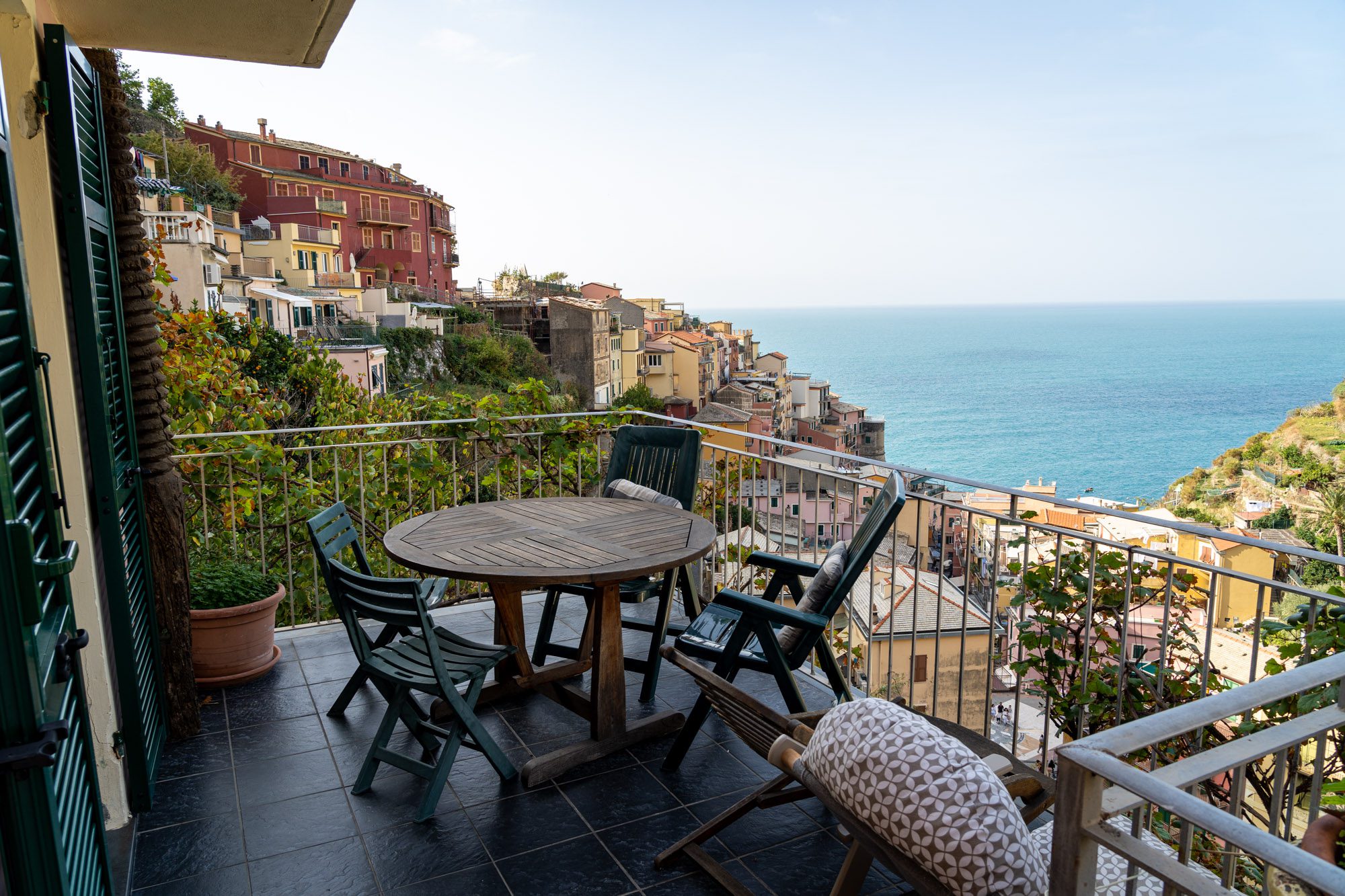 This is Exactly Where to Stay in Cinque Terre