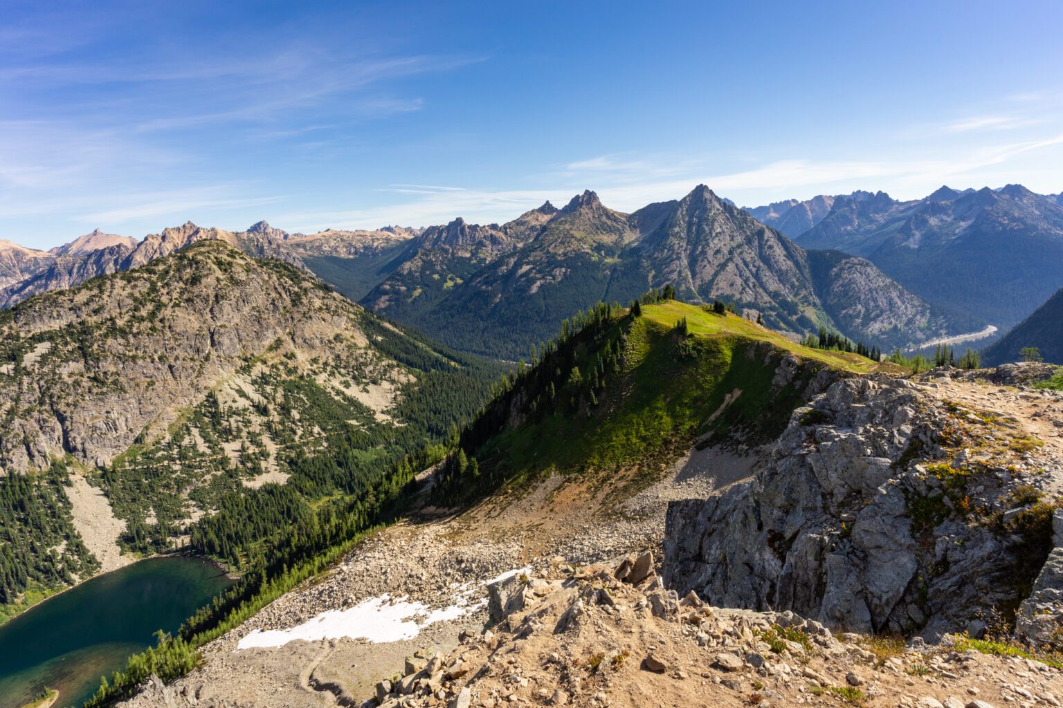 A Complete Guide To Hiking The Heather-Maple Pass Loop